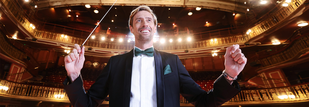 PADDY POWER - CROUCHY CONDUCTS THE CLASSICS